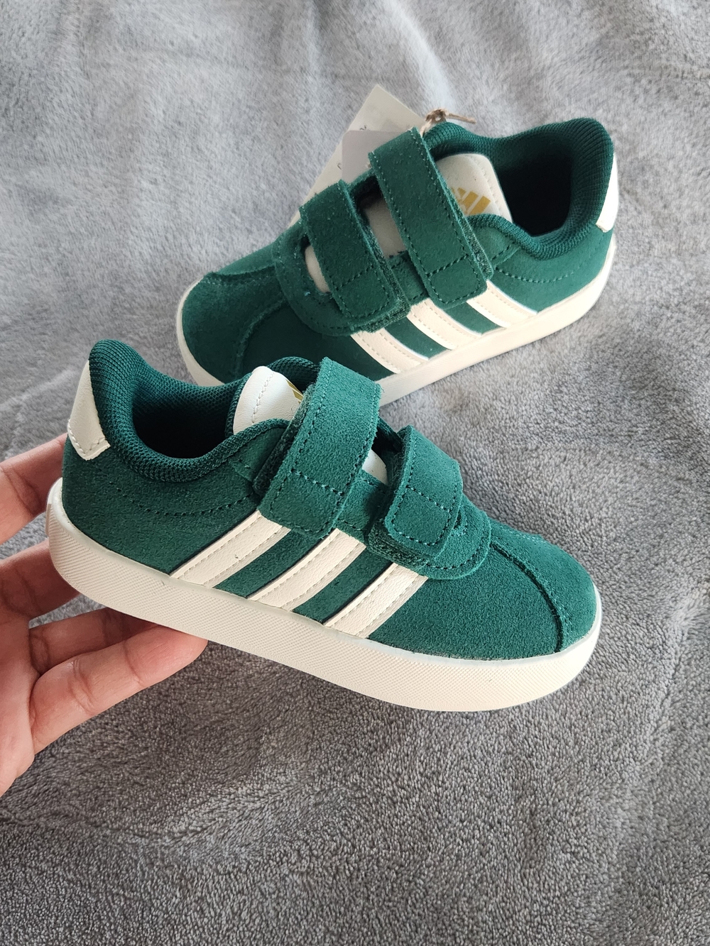 adidas Kids Green Suede Velcro Sneakers with White Stripes 7c 7k 7t Boy / Girl